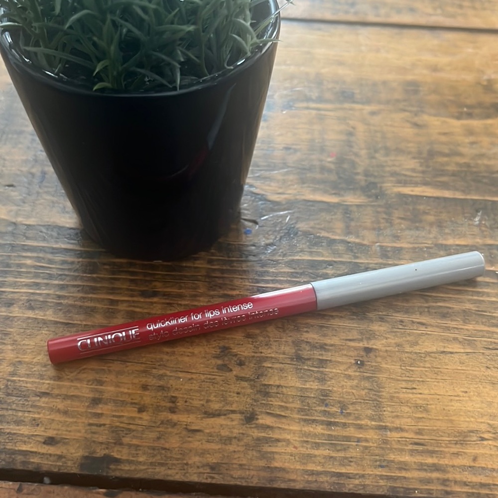 Clinique Quickliner for lips intense